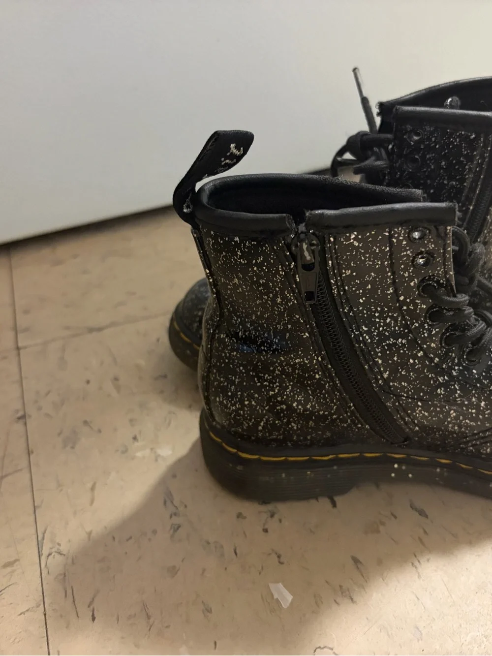 Kids Black Glitter Lace-Up Boots Dr. Martens sz. 11